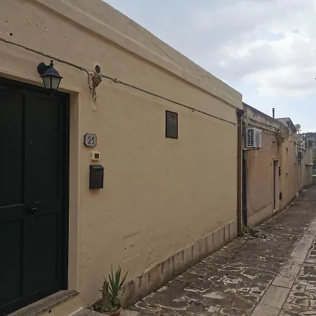 Balcone Barocco. * Modica